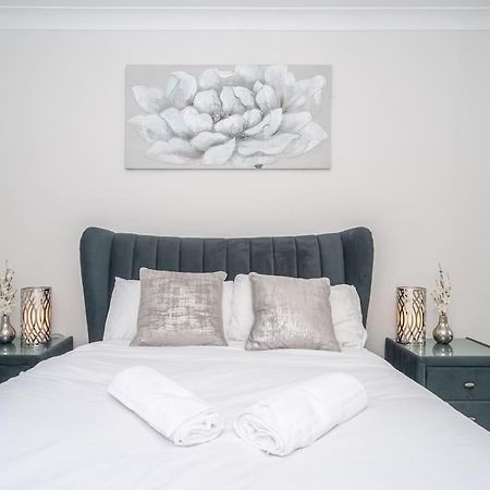 Luxury 2Bed 2Bath Flat In City Centre- Free Parking! Leilighet Edinburgh Eksteriør bilde