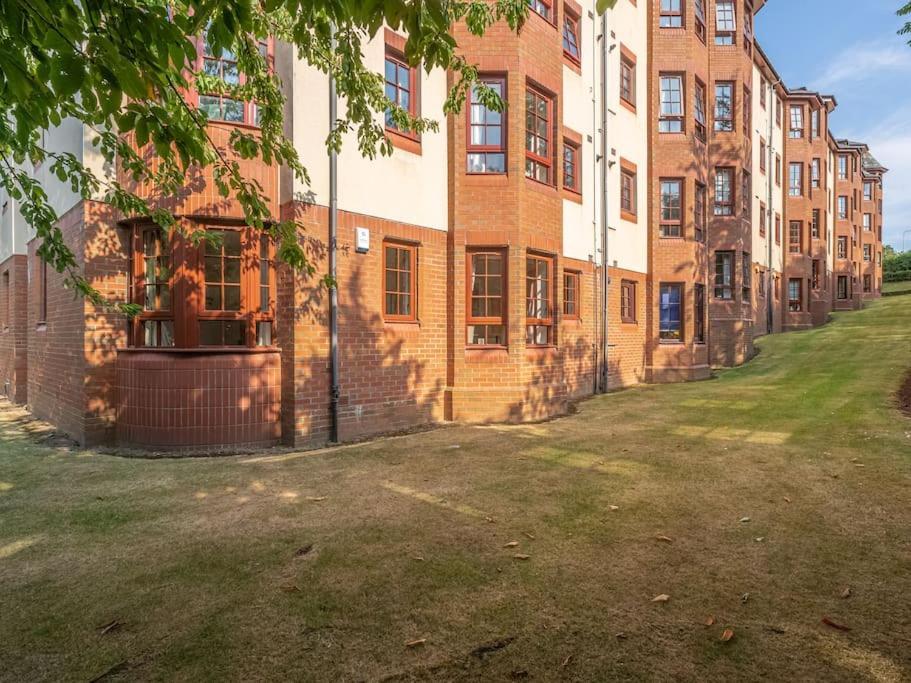 Luxury 2Bed 2Bath Flat In City Centre- Free Parking! Leilighet Edinburgh Eksteriør bilde