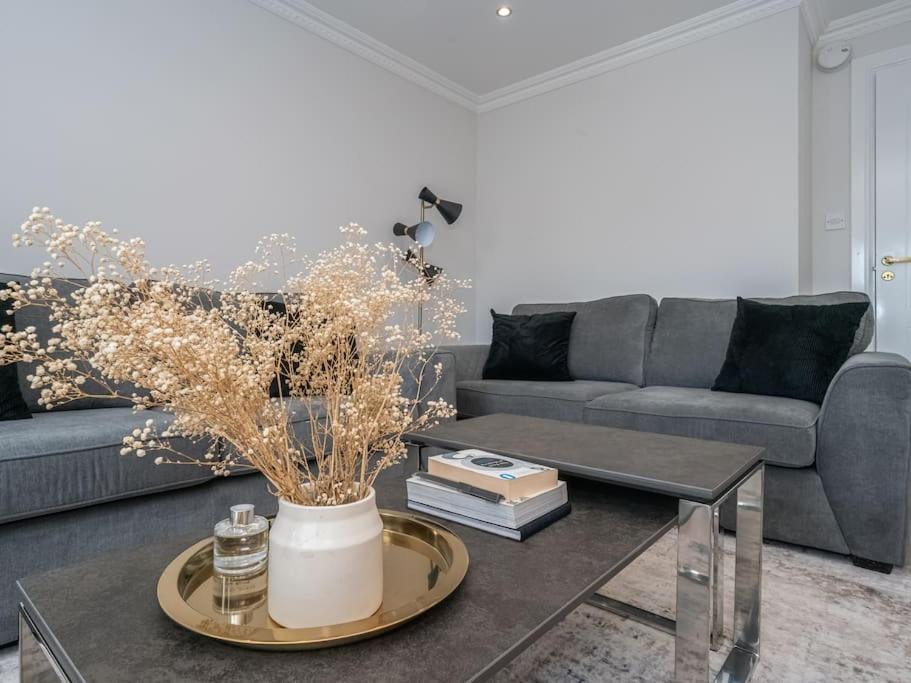 Luxury 2Bed 2Bath Flat In City Centre- Free Parking! Leilighet Edinburgh Eksteriør bilde